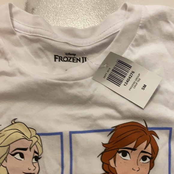 Disney Frozen II T-Shirt Women’s Small. New with Tags. - Picture 2 of 4